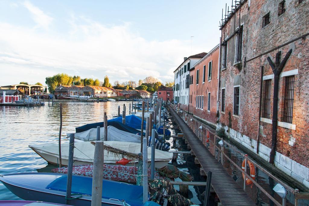 Venezia Biennale Bianco & Rosso Apartment ภายนอก รูปภาพ