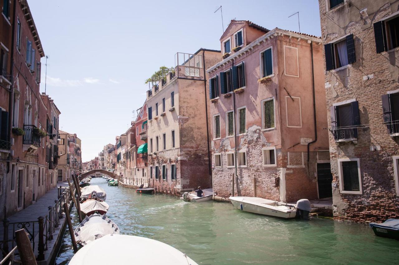 Venezia Biennale Bianco & Rosso Apartment ภายนอก รูปภาพ